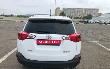 Toyota RAV4, 2015 год, 2 300 000 рублей, 3 фотография