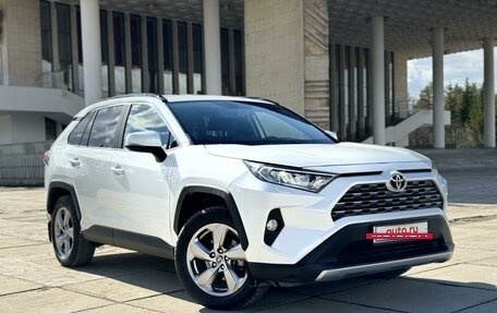 Toyota RAV4, 2021 год, 3 910 000 рублей, 3 фотография