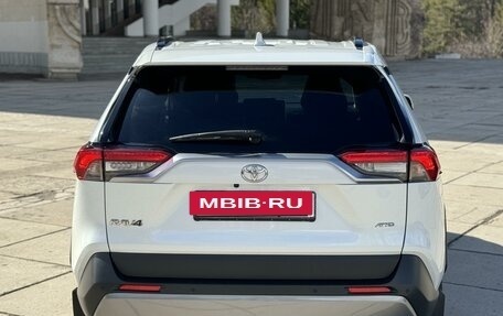 Toyota RAV4, 2021 год, 3 910 000 рублей, 7 фотография