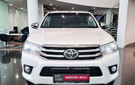 Toyota Hilux VIII, 2016 год, 2 974 000 рублей, 2 фотография