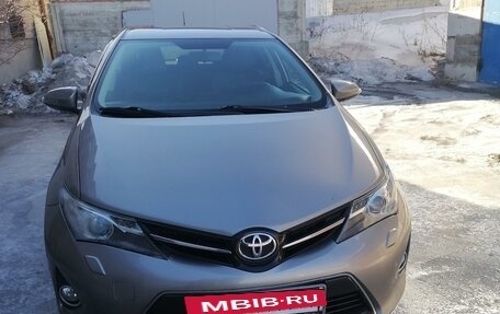 Toyota Auris II, 2014 год, 1 350 000 рублей, 5 фотография