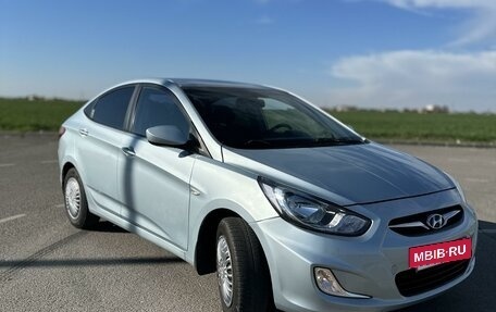 Hyundai Solaris II рестайлинг, 2011 год, 997 777 рублей, 3 фотография