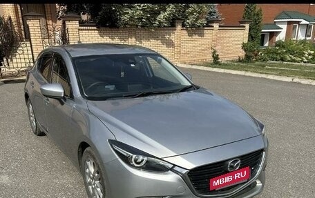 Mazda Axela, 2018 год, 1 850 000 рублей, 2 фотография