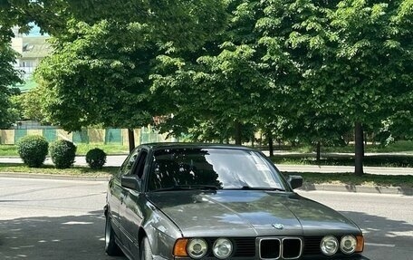 BMW 5 серия, 1988 год, 370 000 рублей, 1 фотография