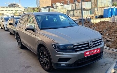 Volkswagen Tiguan II, 2018 год, 3 200 000 рублей, 1 фотография