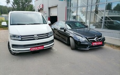 Volkswagen Multivan T6 рестайлинг, 2019 год, 4 050 000 рублей, 1 фотография