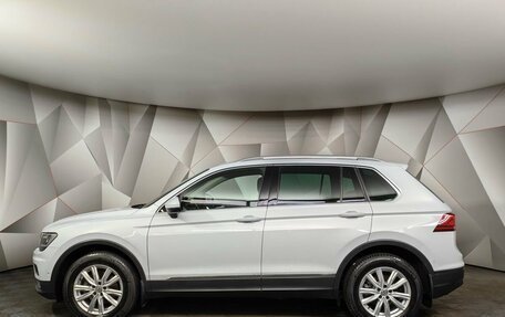 Volkswagen Tiguan II, 2018 год, 2 465 000 рублей, 4 фотография