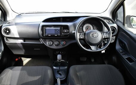 Toyota Vitz, 2017 год, 1 120 000 рублей, 6 фотография
