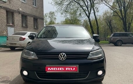 Volkswagen Jetta VI, 2012 год, 1 056 000 рублей, 2 фотография
