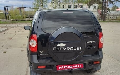 Chevrolet Niva I рестайлинг, 2011 год, 760 000 рублей, 4 фотография