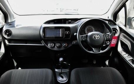 Toyota Vitz, 2018 год, 1 175 000 рублей, 6 фотография