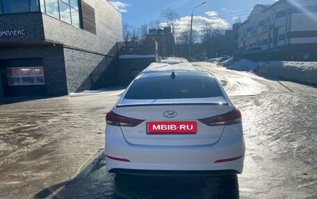 Hyundai Elantra VI рестайлинг, 2018 год, 1 350 000 рублей, 5 фотография