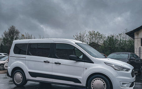 Ford Tourneo Connect II рестайлинг, 2019 год, 2 100 000 рублей, 5 фотография