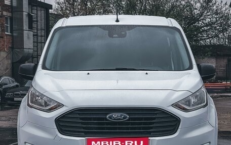 Ford Tourneo Connect II рестайлинг, 2019 год, 2 100 000 рублей, 3 фотография