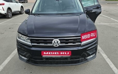 Volkswagen Tiguan II, 2019 год, 2 100 000 рублей, 2 фотография