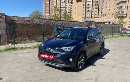 Toyota RAV4, 2017 год, 2 390 000 рублей, 6 фотография