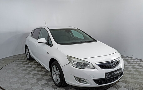 Opel Astra J, 2011 год, 769 000 рублей, 3 фотография