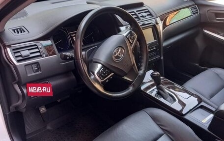 Toyota Camry, 2017 год, 3 400 000 рублей, 4 фотография