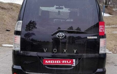 Toyota Voxy II, 2006 год, 1 350 000 рублей, 5 фотография