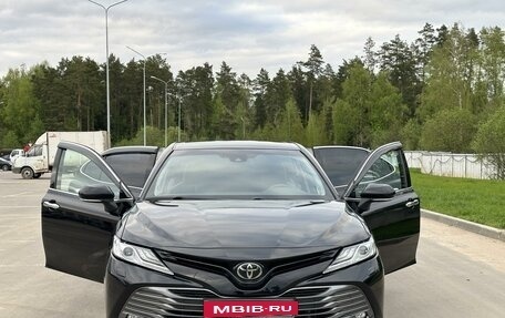 Toyota Camry, 2021 год, 3 050 000 рублей, 4 фотография