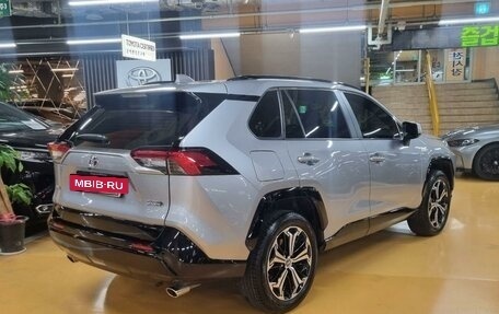 Toyota RAV4, 2020 год, 2 305 000 рублей, 3 фотография