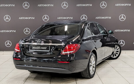 Mercedes-Benz E-Класс, 2018 год, 2 600 000 рублей, 5 фотография