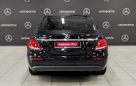 Mercedes-Benz E-Класс, 2018 год, 2 600 000 рублей, 6 фотография