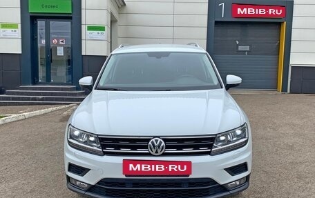 Volkswagen Tiguan II, 2018 год, 2 645 000 рублей, 2 фотография
