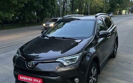 Toyota RAV4, 2018 год, 3 475 000 рублей, 2 фотография