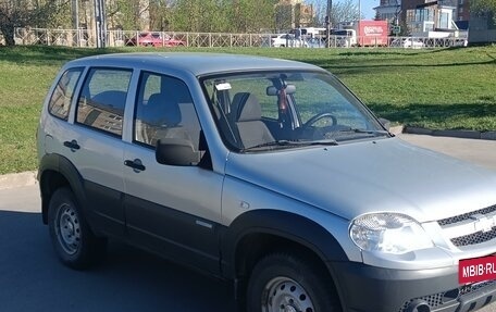 Chevrolet Niva I рестайлинг, 2011 год, 510 000 рублей, 2 фотография