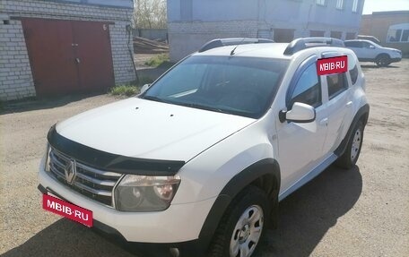 Renault Duster I рестайлинг, 2014 год, 900 000 рублей, 2 фотография