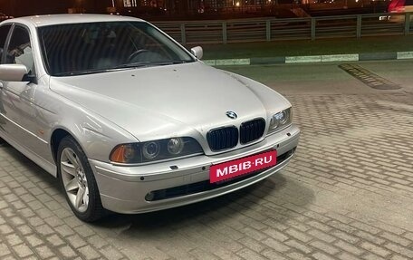 BMW 5 серия, 2002 год, 1 030 000 рублей, 2 фотография