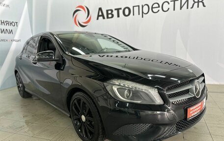 Mercedes-Benz A-Класс, 2015 год, 1 785 000 рублей, 3 фотография