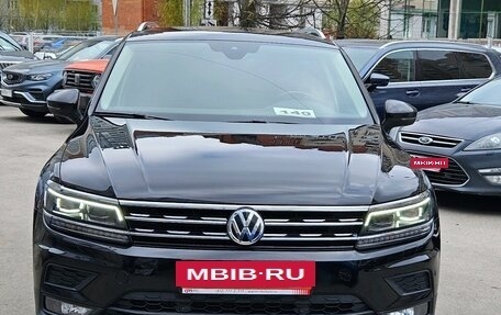 Volkswagen Tiguan II, 2019 год, 3 199 000 рублей, 2 фотография