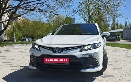 Toyota Camry, 2022 год, 4 100 000 рублей, 10 фотография