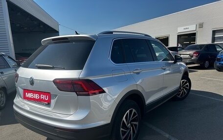 Volkswagen Tiguan II, 2018 год, 2 181 000 рублей, 4 фотография