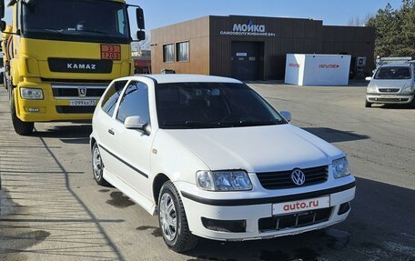 Volkswagen Polo III рестайлинг, 2000 год, 340 000 рублей, 2 фотография