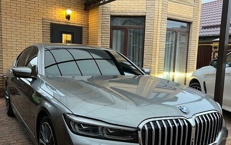 BMW 7 серия, 2019 год, 5 950 000 рублей, 1 фотография