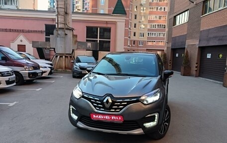 Renault Kaptur I рестайлинг, 2022 год, 2 050 000 рублей, 1 фотография