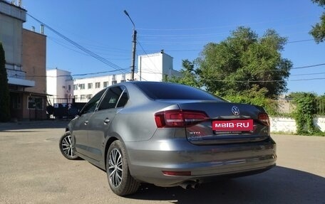 Volkswagen Jetta VI, 2017 год, 1 580 000 рублей, 2 фотография