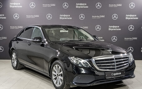 Mercedes-Benz E-Класс, 2018 год, 2 450 000 рублей, 3 фотография