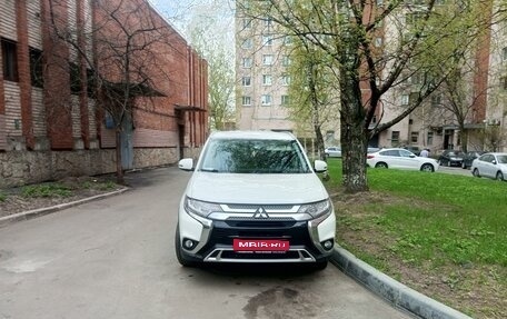 Mitsubishi Outlander III рестайлинг 3, 2019 год, 1 850 000 рублей, 1 фотография