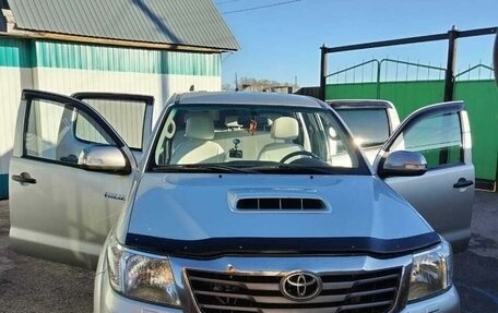 Toyota Hilux VII, 2012 год, 2 240 000 рублей, 5 фотография