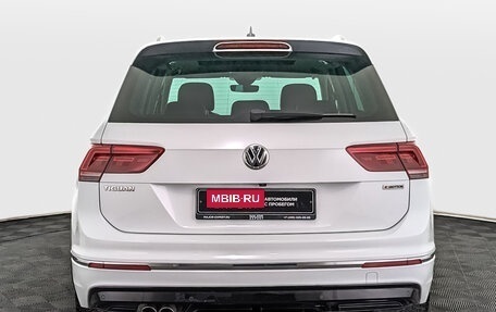 Volkswagen Tiguan II, 2018 год, 3 400 000 рублей, 6 фотография
