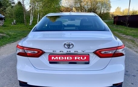 Toyota Camry, 2018 год, 2 840 000 рублей, 6 фотография