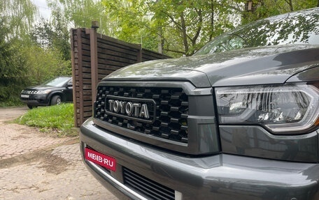 Toyota Sequoia II рестайлинг, 2019 год, 6 950 000 рублей, 6 фотография