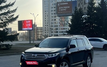 Toyota Highlander III, 2011 год, 2 700 000 рублей, 2 фотография