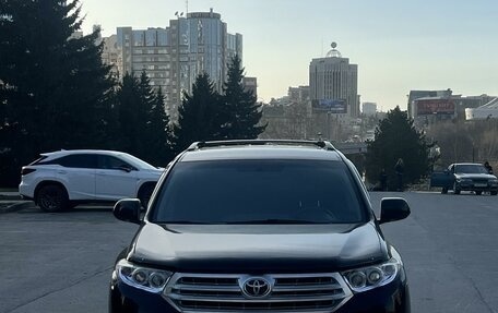 Toyota Highlander III, 2011 год, 2 700 000 рублей, 3 фотография