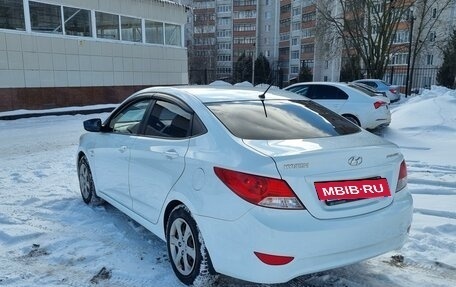 Hyundai Solaris II рестайлинг, 2011 год, 1 100 000 рублей, 5 фотография