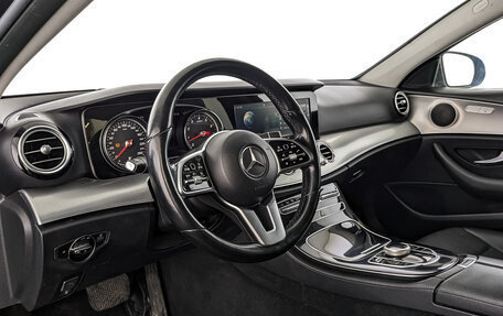 Mercedes-Benz E-Класс, 2018 год, 2 450 000 рублей, 15 фотография